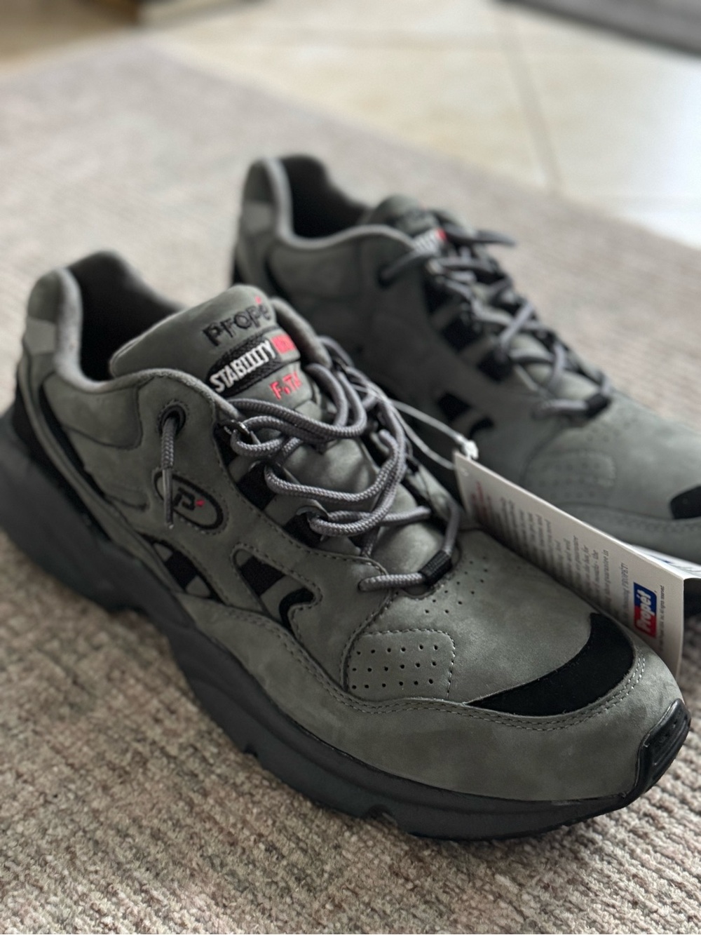 Propet Stability Walker Men’s Walking Shoes Size 13 Narrow Fit Runs Small